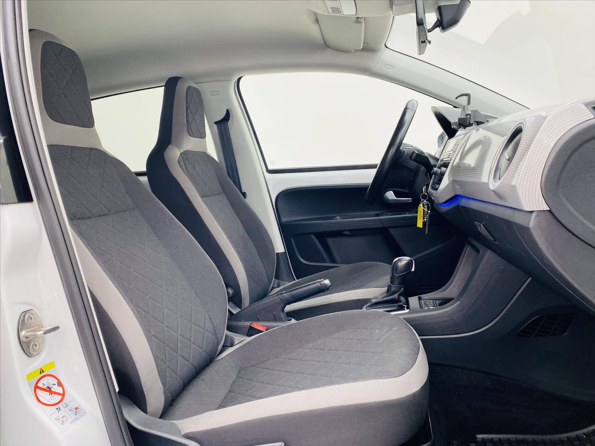 volkswagen-e-up-61kw-36kwh - 7