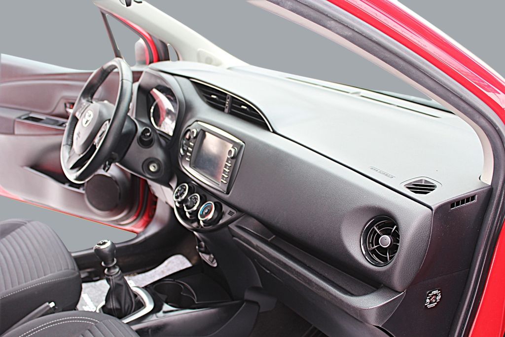 toyota-yaris-1-5i-82-kw - 8