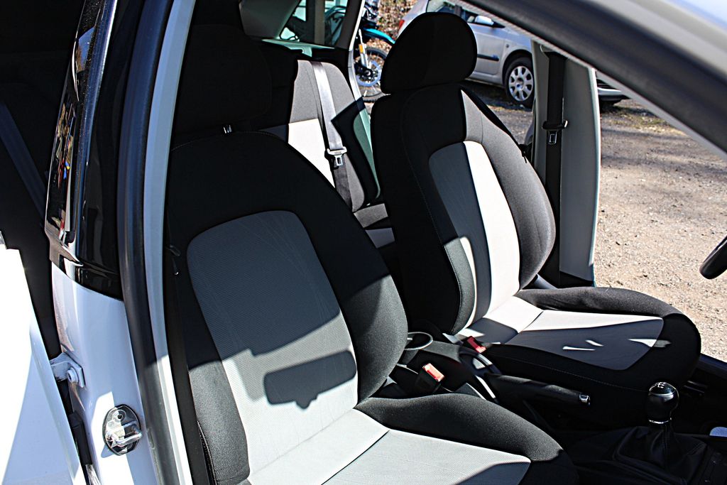 seat-ibiza-kombi-1-6-tdi - 9