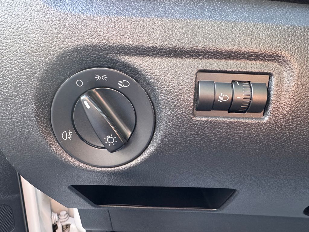 skoda-fabia-1-2-htp-active - 7