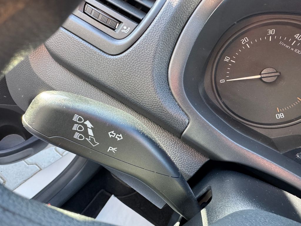 skoda-fabia-1-2-htp-active - 8