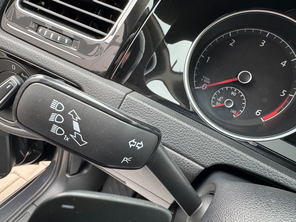 volkswagen-golf-variant-2-0-tdi-dsg-comfortlin - 8