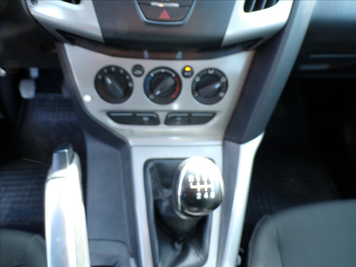 ford-focus-1-0-ecoboost - 8