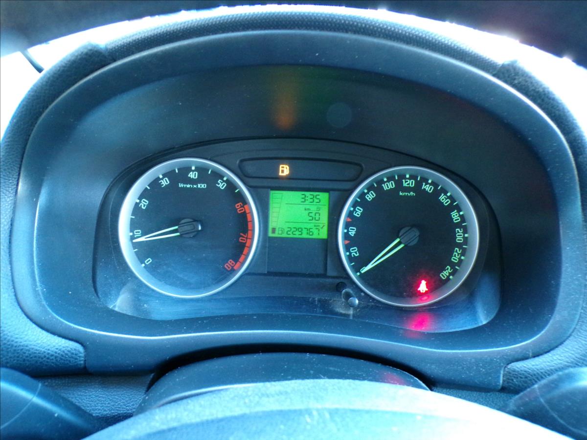 skoda-roomster-1-4-16v-scout - 7