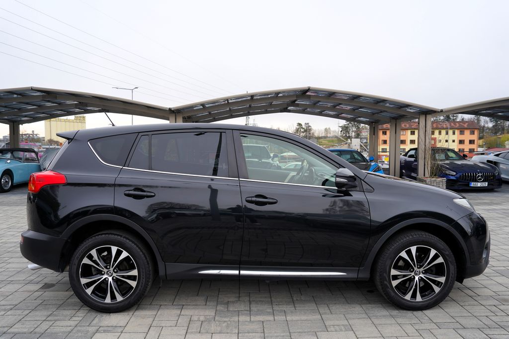 toyota-rav4-2-0d-4d-125-ps-4x4-navi-man - 6