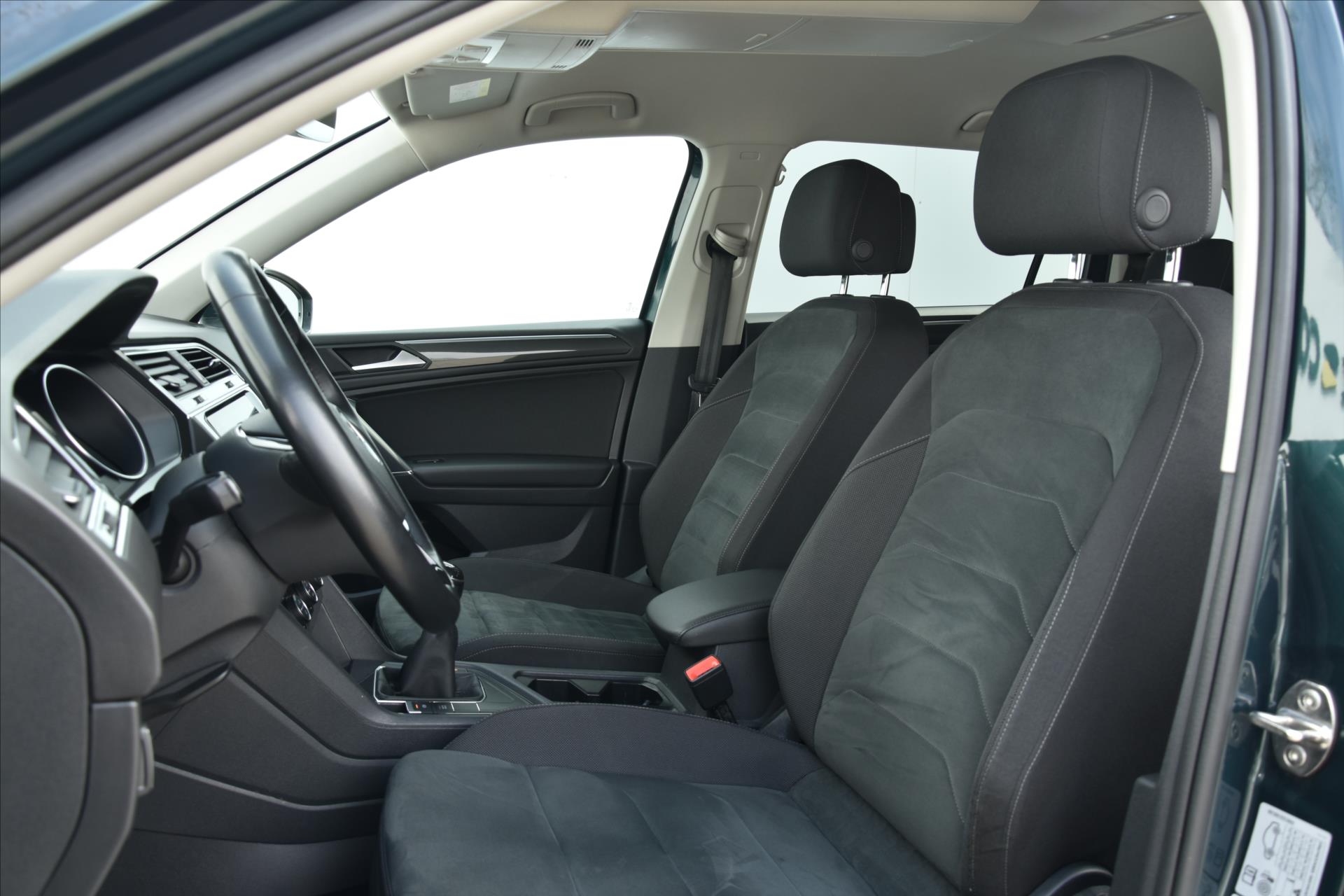 volkswagen-tiguan-allspace-2-0-tdi-110kw-comfort-7mist-cr - 9