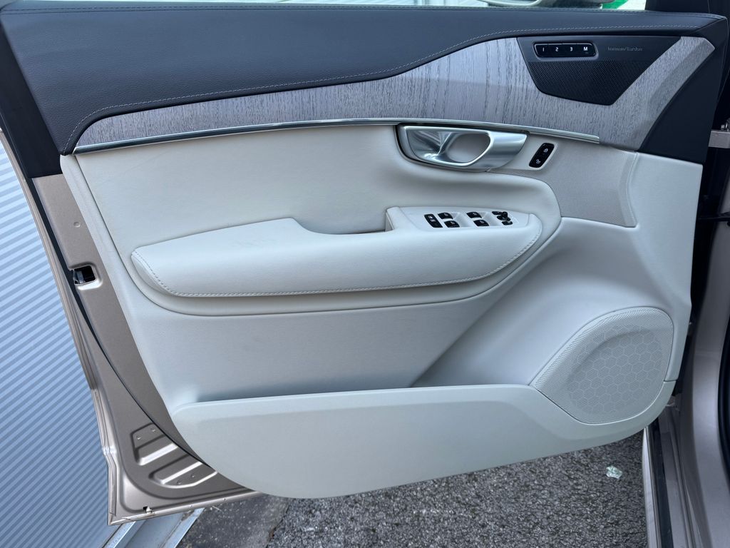 volvo-xc90-plus-b5-awd-vzduch-ventilace - 7