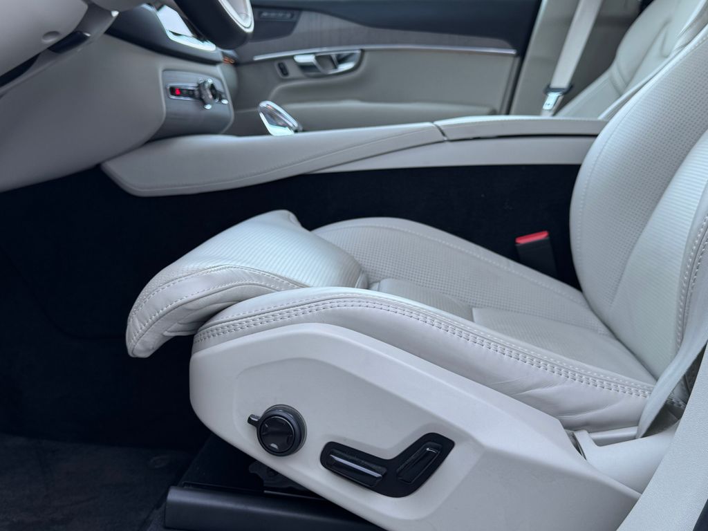 volvo-xc90-plus-b5-awd-vzduch-ventilace - 9