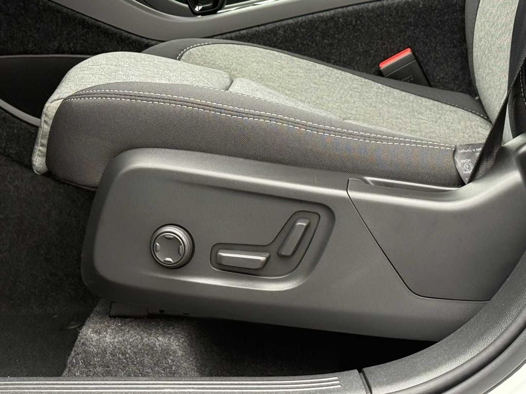 volvo-xc40-b3-fwd-plus-dark-harman-kardon - 9