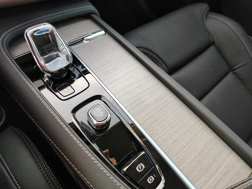 volvo-xc90-plus-t8-vzduch-ventilace - 9