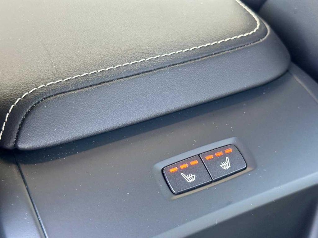 volvo-xc60-plus-dark-b4-awd - 5