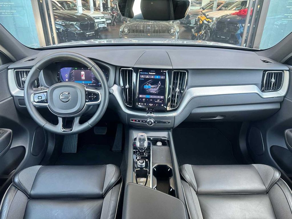 volvo-xc60-plus-dark-b4-awd - 6