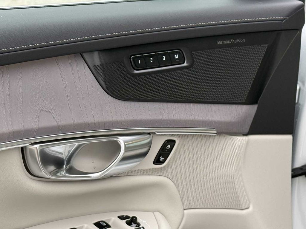 volvo-xc90-plus-plus-b5-awd-mild-hybrid - 7