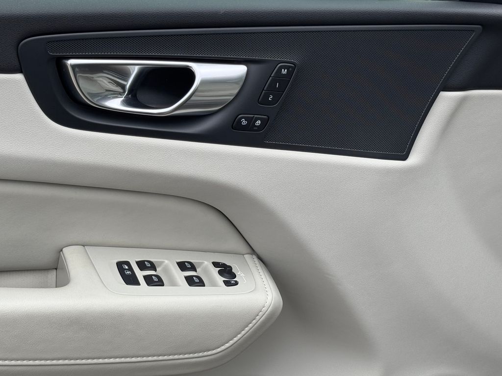 volvo-xc60-b4-awd-plus-acc - 7