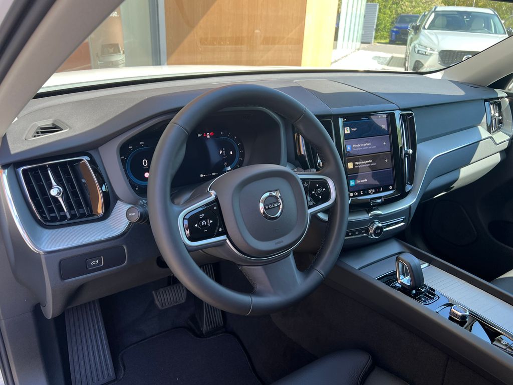 volvo-xc60-plus-b5-awd-360-acc-blis - 5