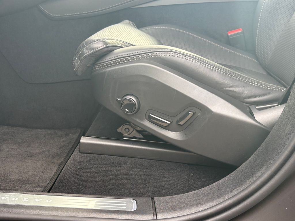 volvo-xc90-t8-plus-awd-vzduch-ventilace - 9