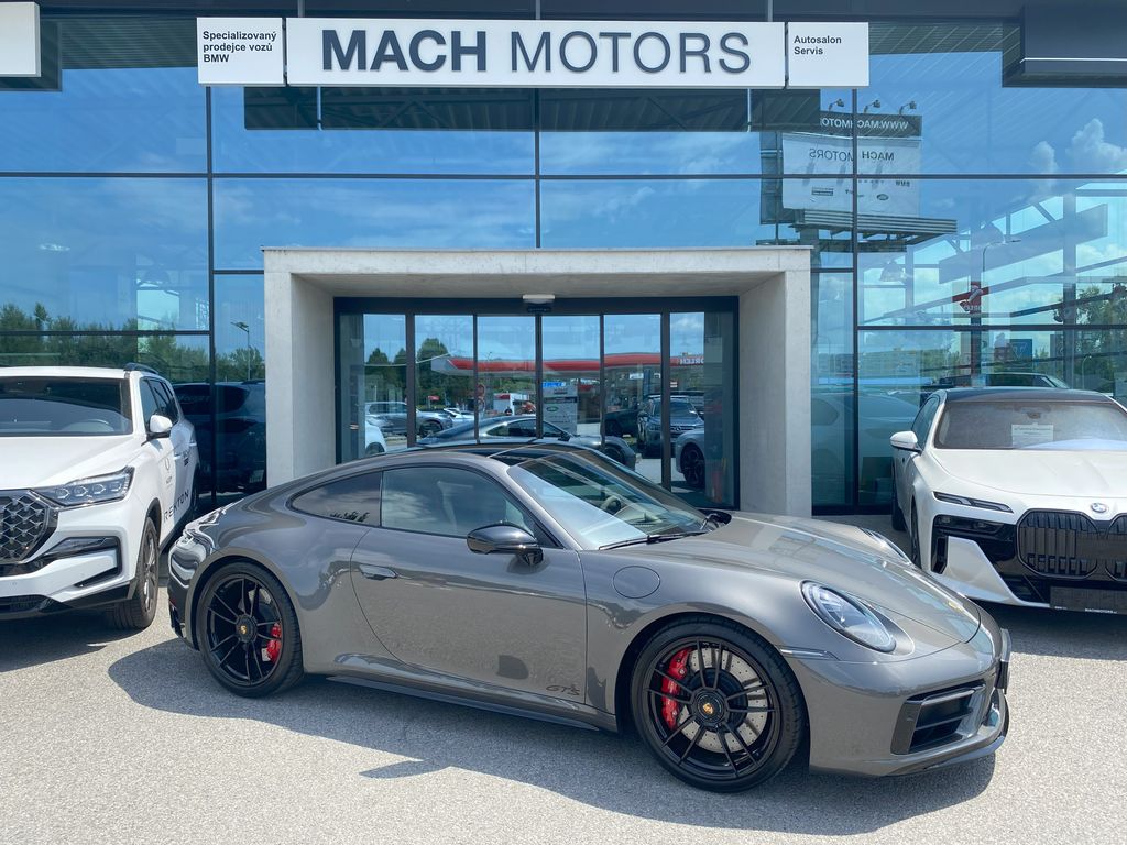 porsche-911-carrera-4-gts-panorama - 1