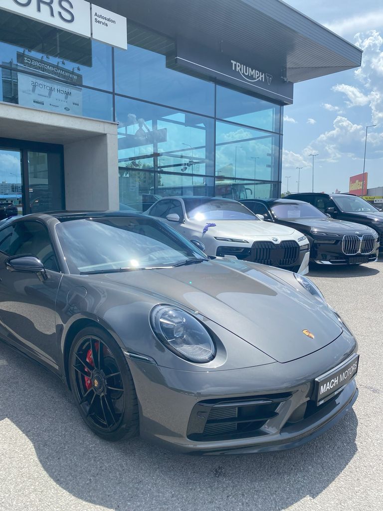 porsche-911-carrera-4-gts-panorama - 4