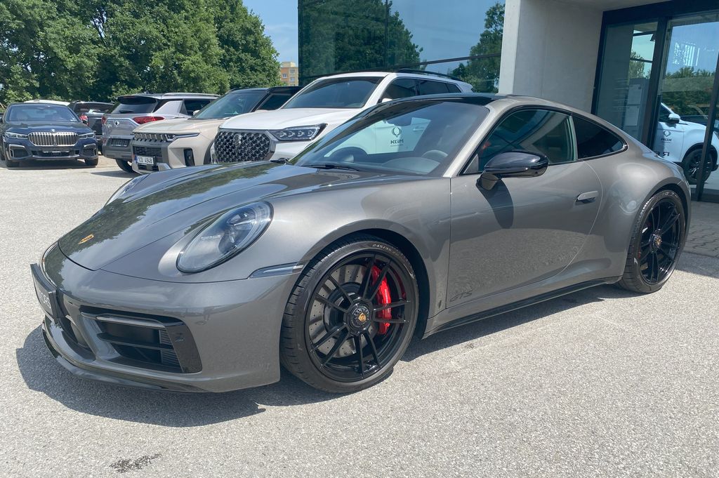 porsche-911-carrera-4-gts-panorama - 5
