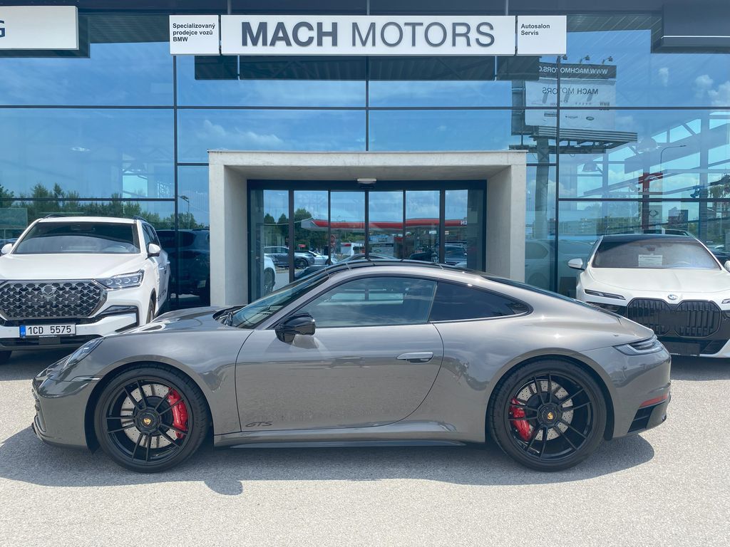 porsche-911-carrera-4-gts-panorama - 7