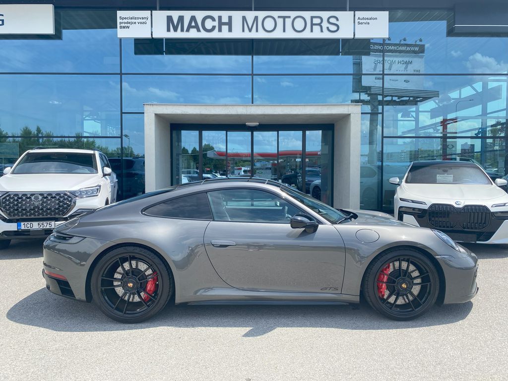 porsche-911-carrera-4-gts-panorama - 8