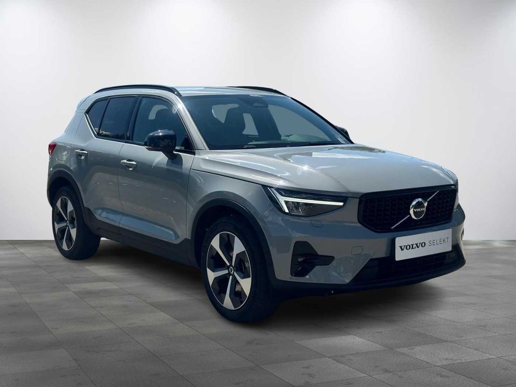 volvo-xc40-plus-dark-b4-145kw-blis-acc - 1