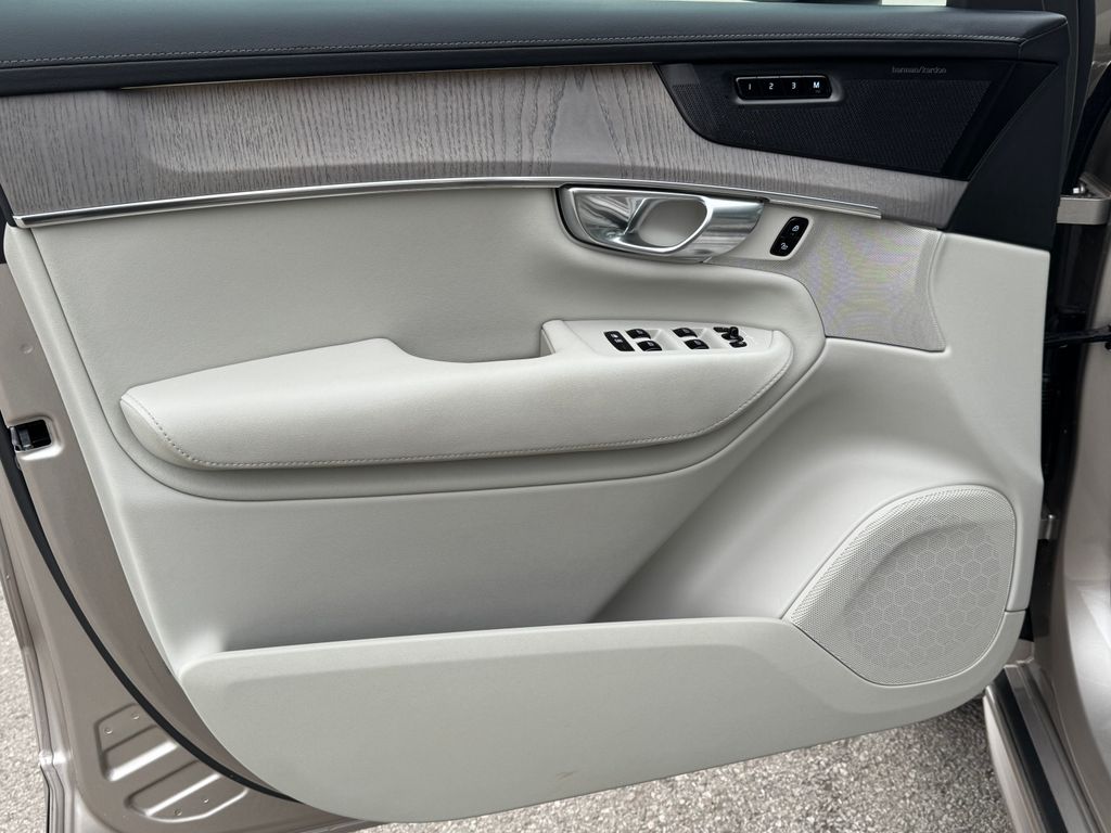 volvo-xc90-t8-plus-ventilace-360 - 8