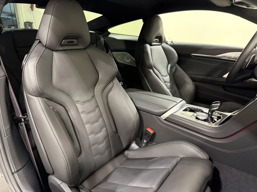 bmw-rada-8-m850i-xdrive-coupe-08-2025-top - 5