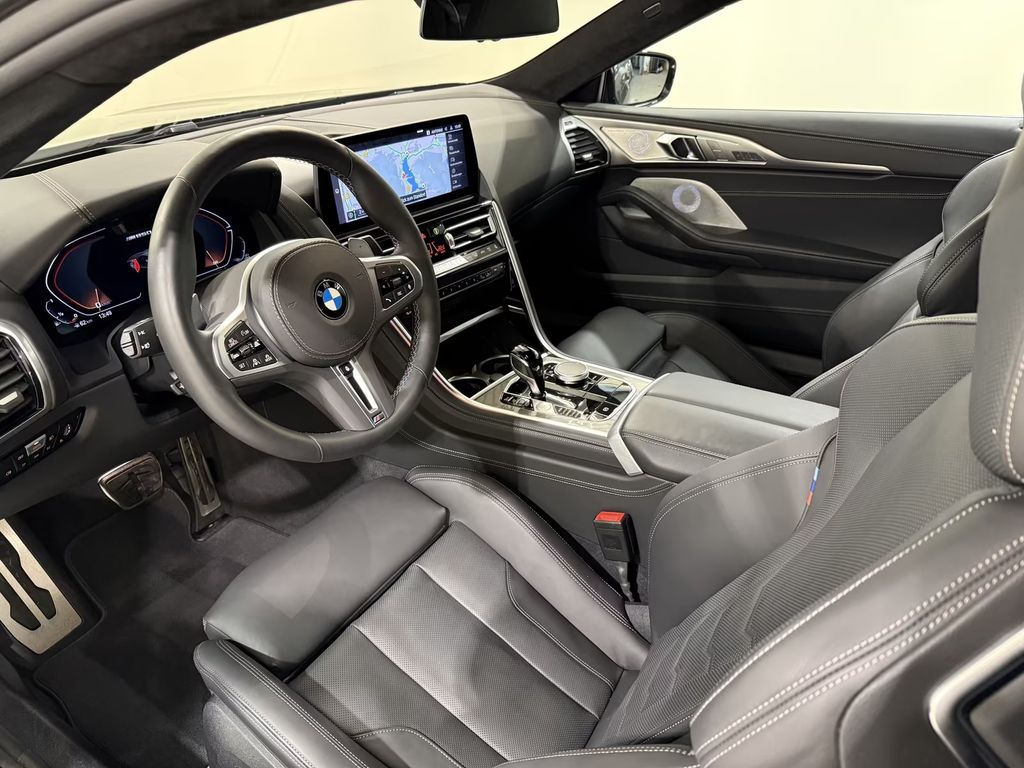 bmw-rada-8-m850i-xdrive-coupe-08-2025-top - 6