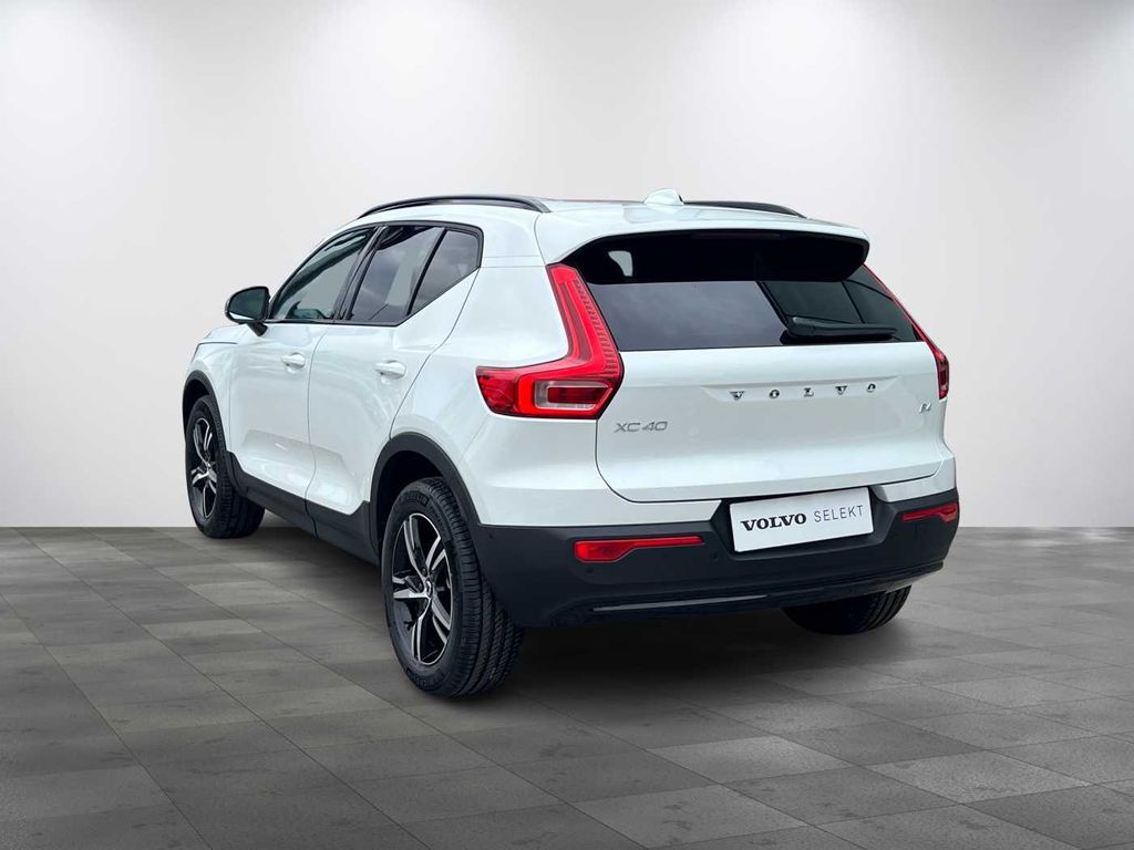 volvo-xc40-b4-plus-pixel-360 - 1