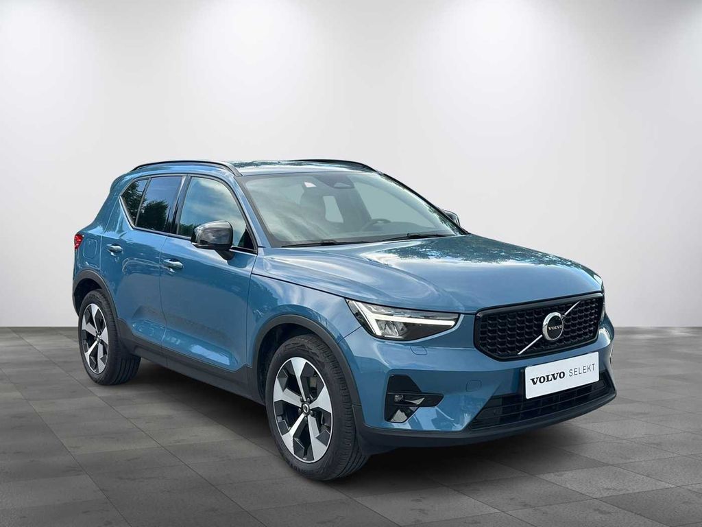 volvo-xc40-plus-dark-b3-harman-kardon - 1