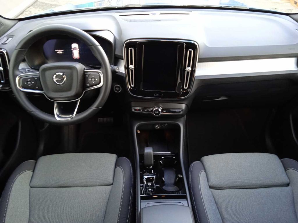 volvo-xc40-plus-dark-b3-harman-kardon - 7