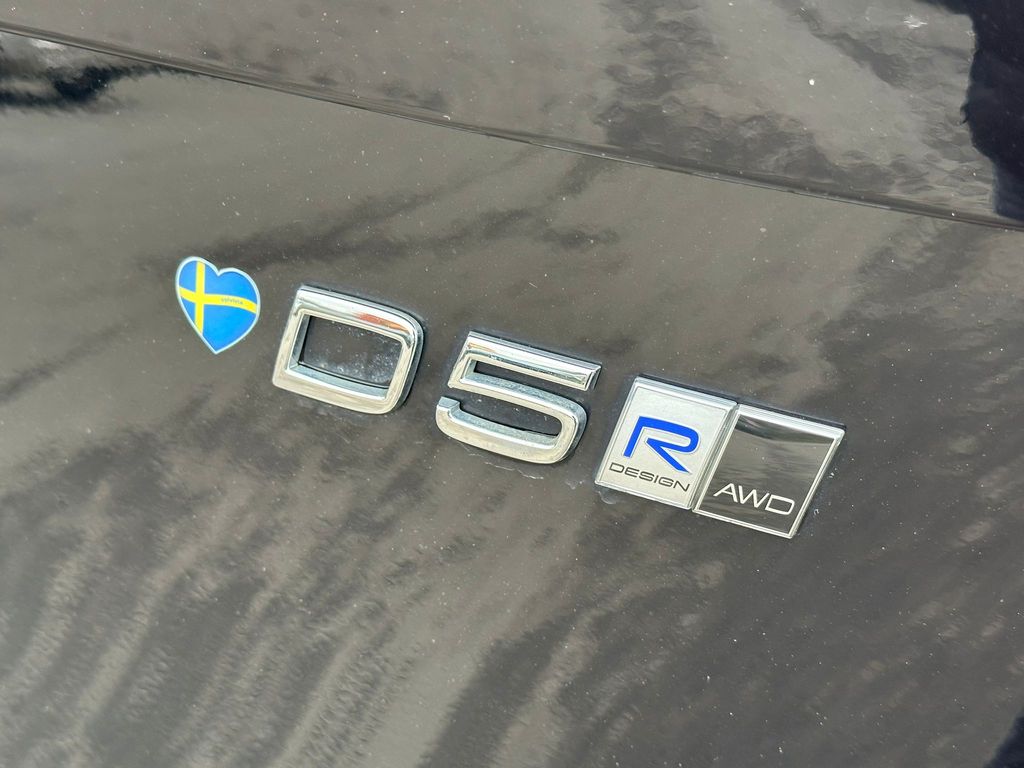 volvo-xc90-r-design-d5-awd-vzduch-h-k - 4