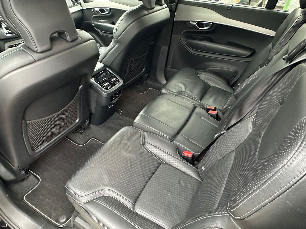 volvo-xc90-r-design-d5-awd-vzduch-h-k - 6