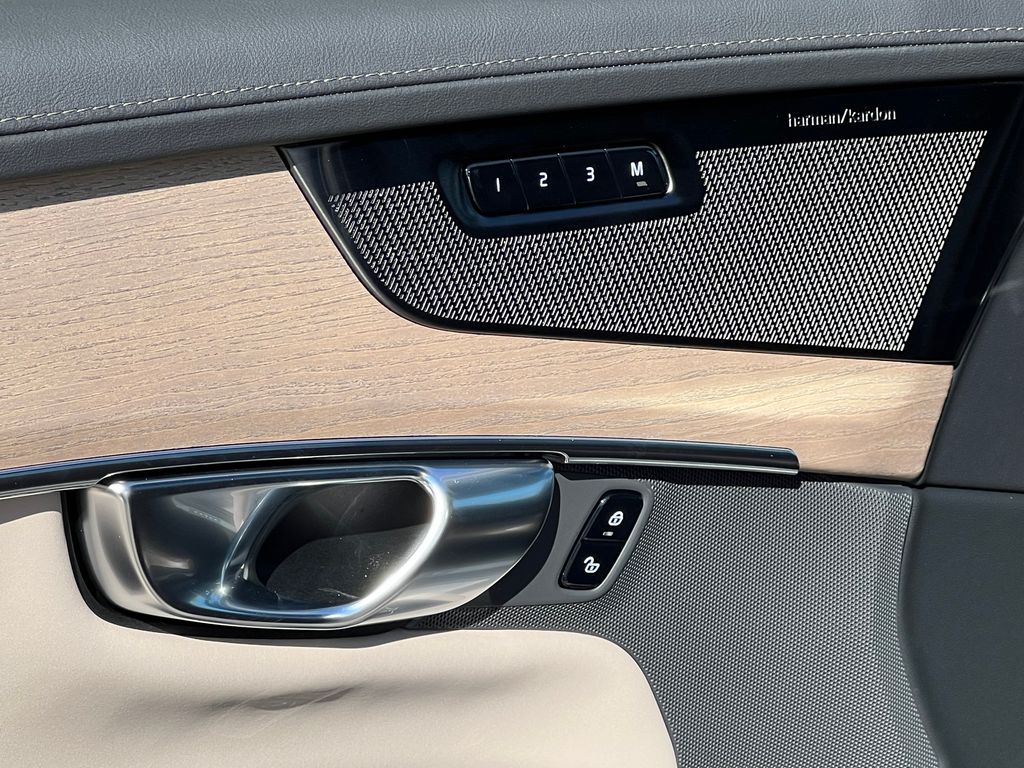 volvo-xc90-t8-plus-ventilace-vzduch-360 - 5