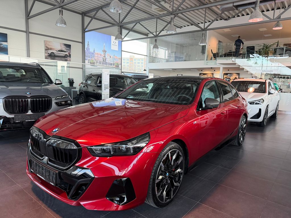 BMW Řada 5 BMW 540d xDrive 08/2025 TOP