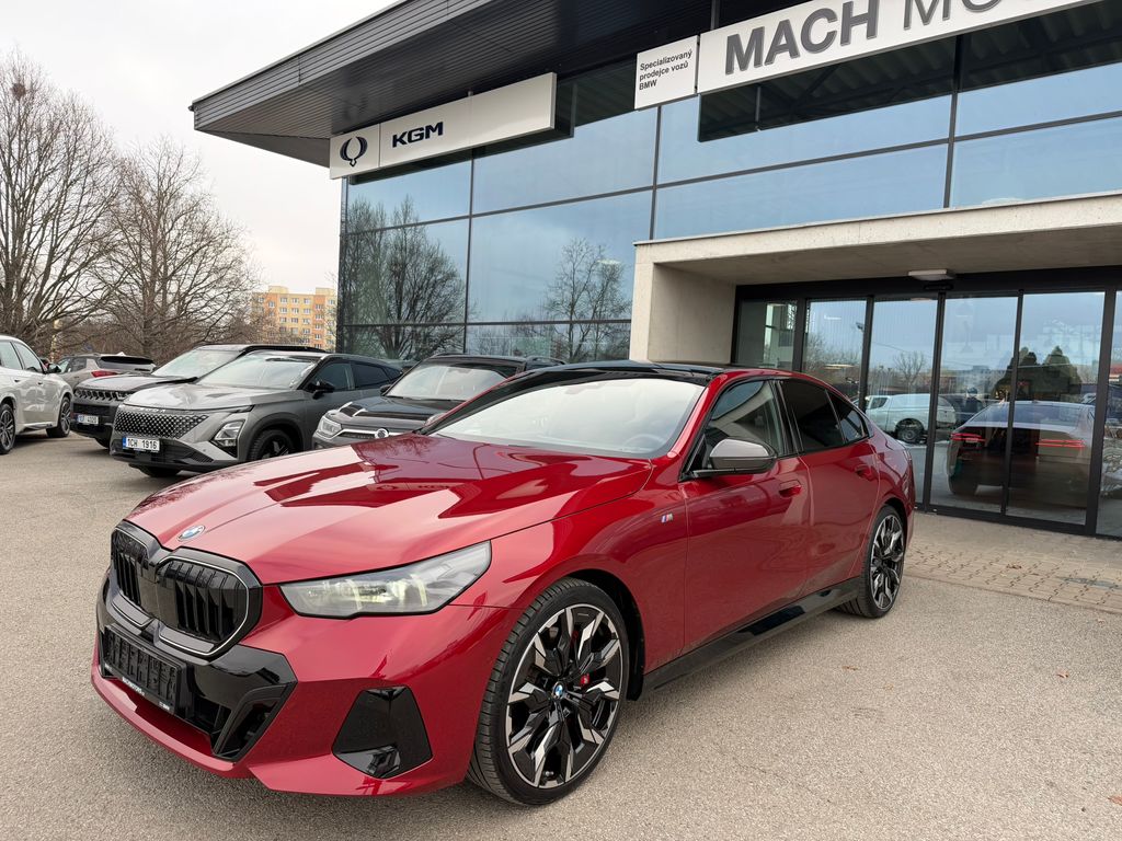 bmw-rada-5-bmw-540d-xdrive-08-2025-top - 4