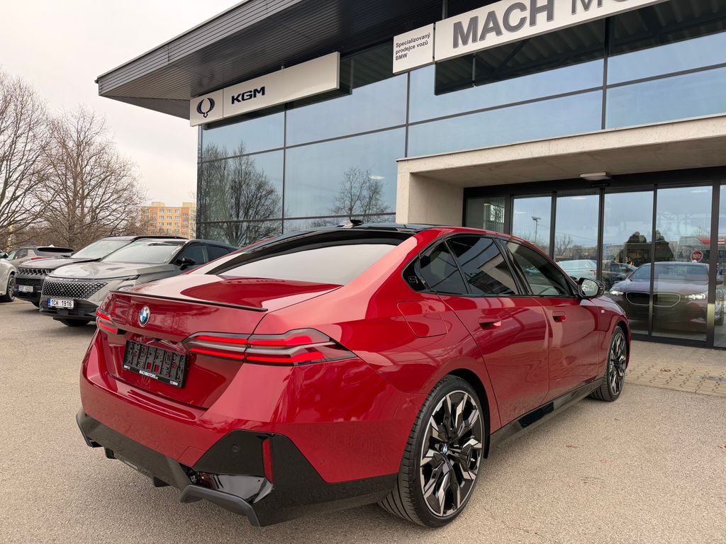 bmw-rada-5-bmw-540d-xdrive-08-2025-top - 9