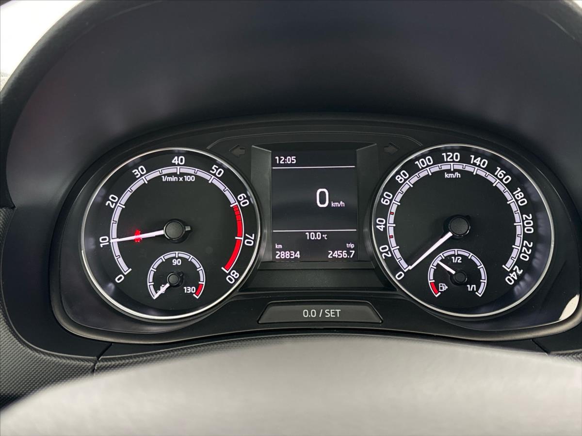 skoda-fabia-1-0-tsi-ambition-plus - 6