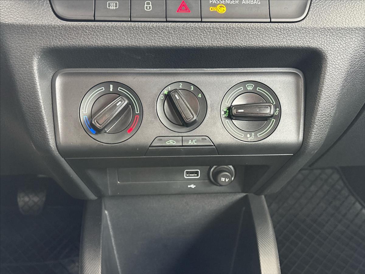 skoda-fabia-1-0-tsi-ambition-plus - 9
