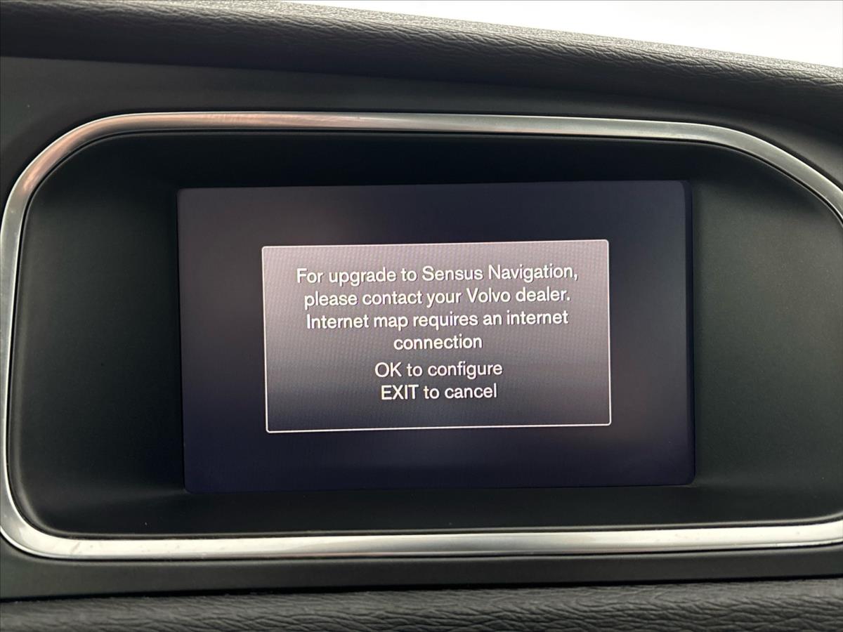 volvo-v40-2-0-d2-momentum-6auto - 6