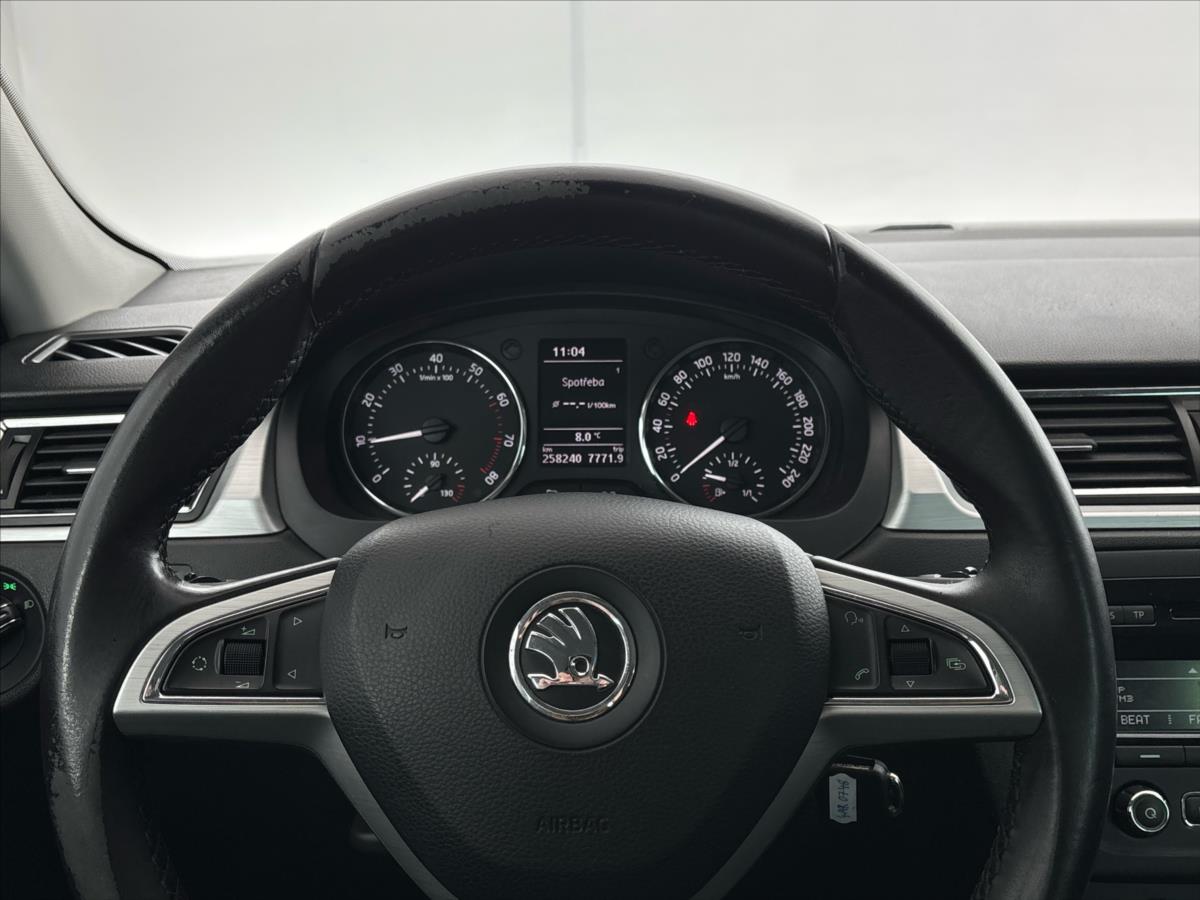 skoda-rapid-1-2-tsi-elegance - 8