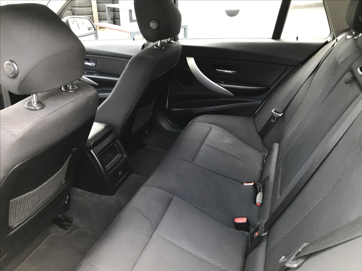 bmw-rada-3-2-0-318d-110kw-automat-4x2 - 8