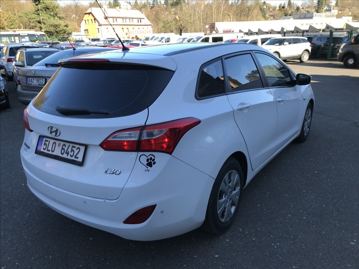 hyundai-i30-1-6-crdi-combi-81kw - 4