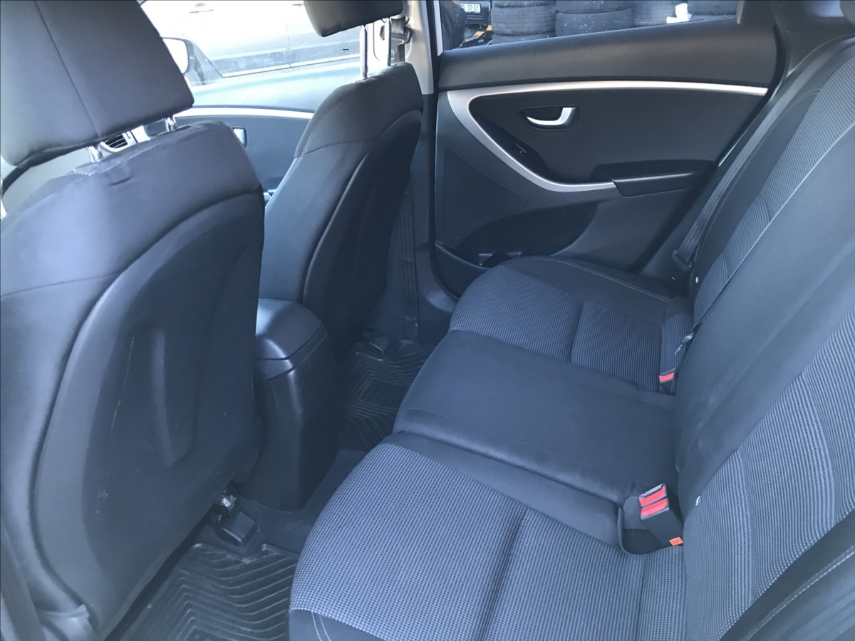 hyundai-i30-1-6-crdi-combi-81kw - 7
