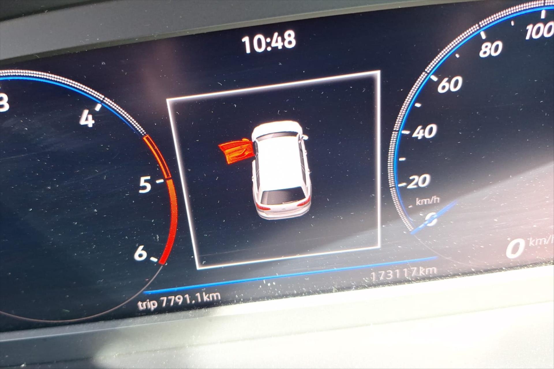 volkswagen-passat-2-0-tdi-110kw-dsg-business-vuz-pripravujeme-k-prodeji - 2