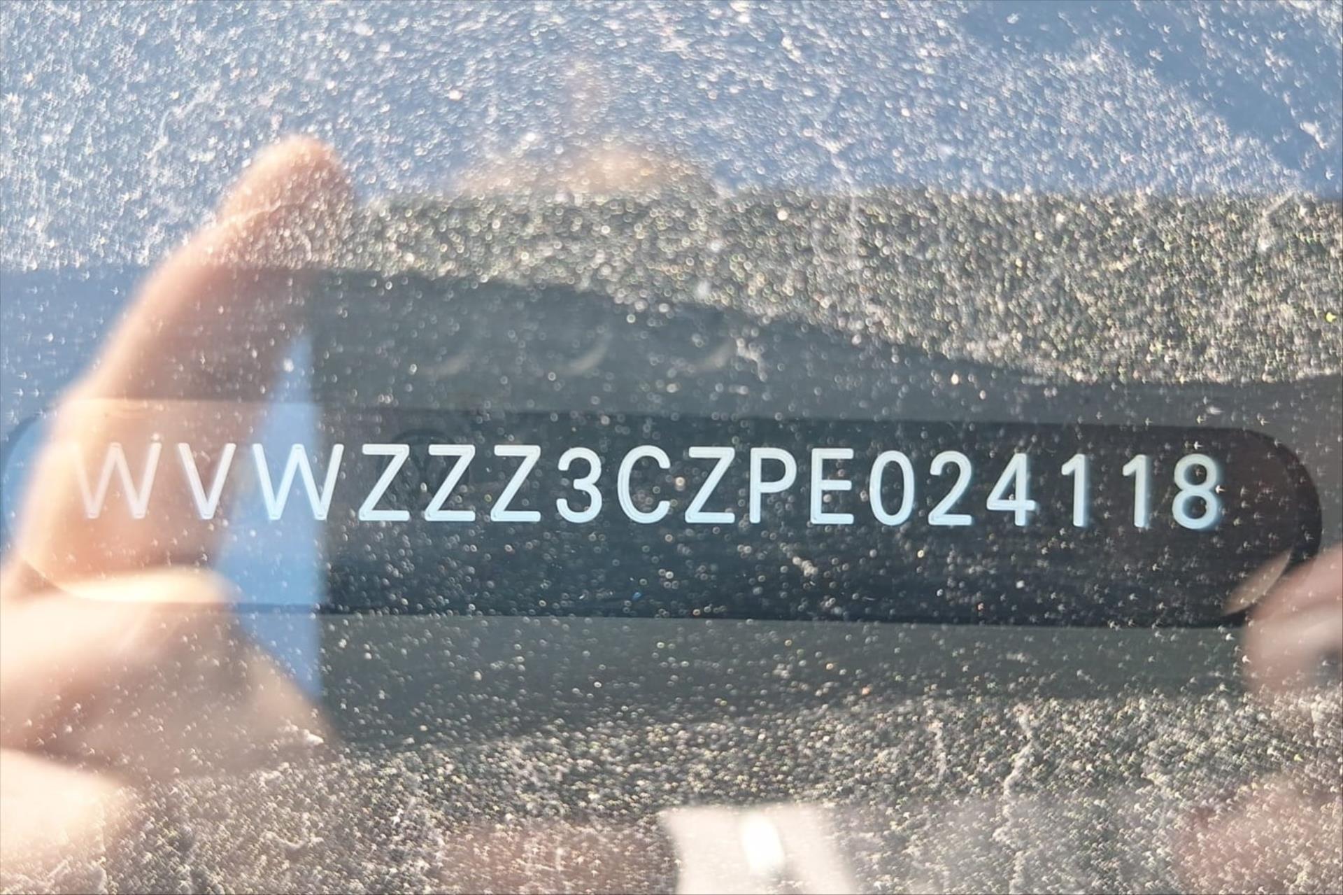 volkswagen-passat-2-0 - 1