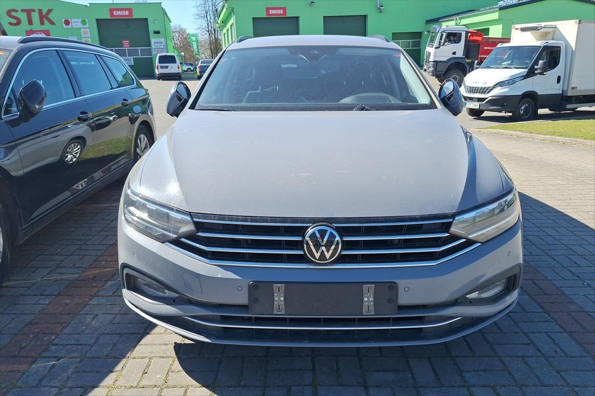 Volkswagen Passat 2,0 TDI 110KW DSG BUSINESS VŮZ PŘIPRAVUJEME K PRODEJI