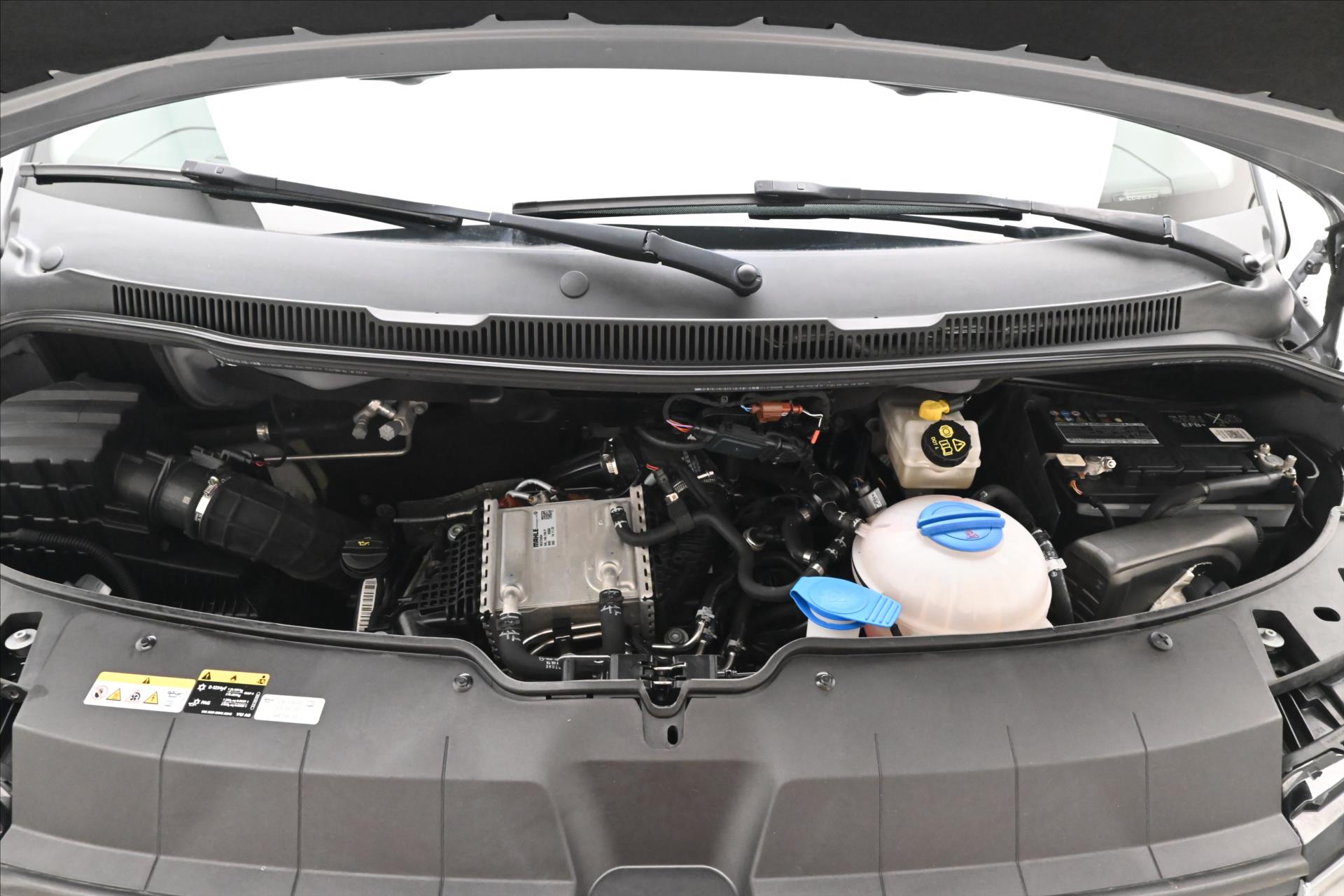 volkswagen-transporter-2-0-tdi-81kw-tempomat-zaruka-az-5-let - 8