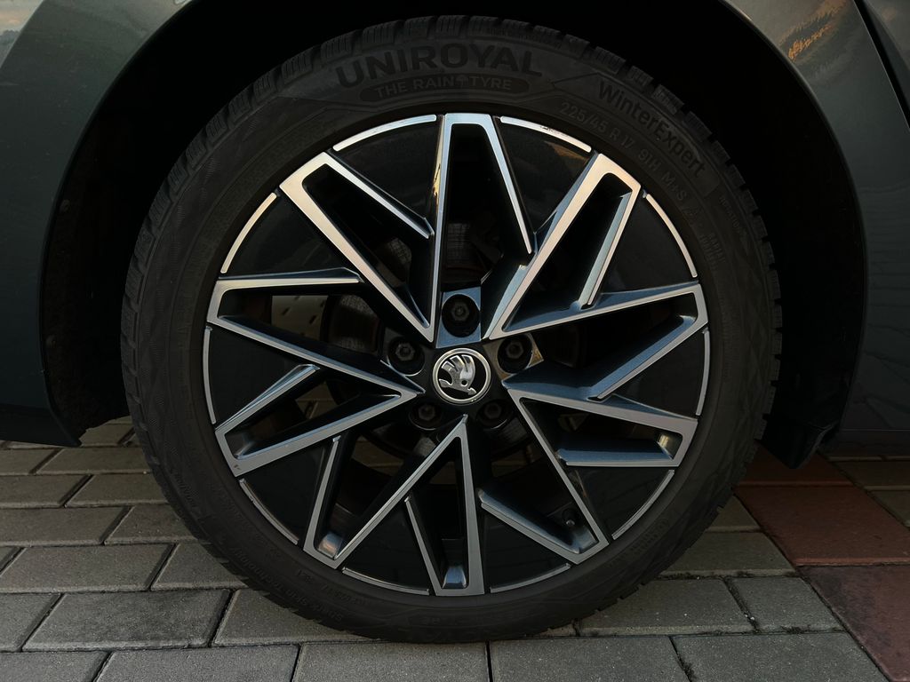 skoda-octavia-1-5-tsi-dsg-style-webasto - 8